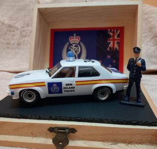 HOLDEN,TORANA,POLICIA,SLOT,SCALEXTRIC,CARRERA,SCX
