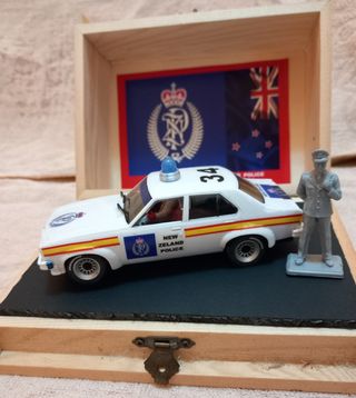 HOLDEN,TORANA,POLICIA,SLOT,SCALEXTRIC,CARRERA,SCX