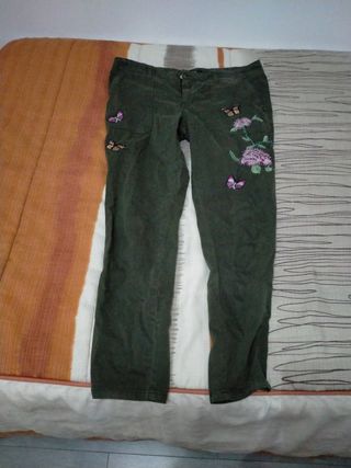 pantalones guess verde bordados