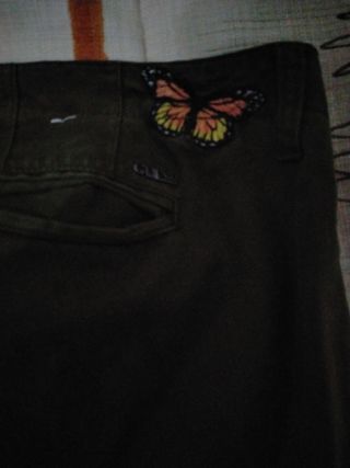 pantalones guess verde bordados