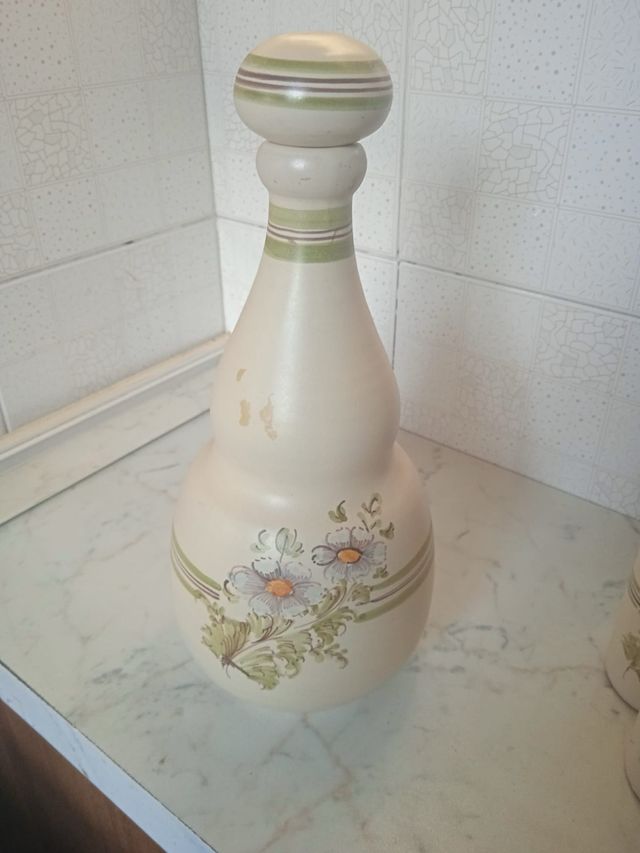 Bottiglia e bicchieri in ceramica anni 80’