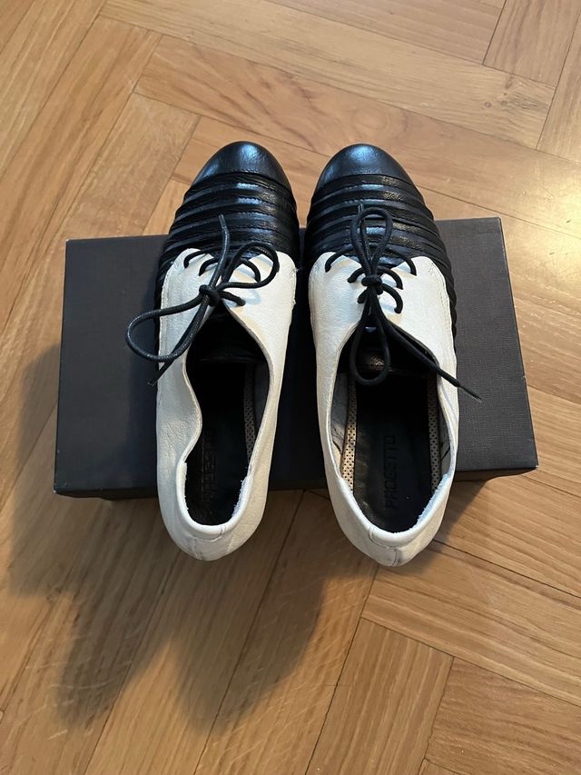 Zapatos italianos NUEVOS de mujer con cordones