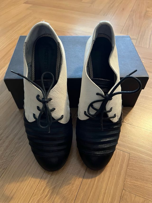 Zapatos italianos NUEVOS de mujer con cordones