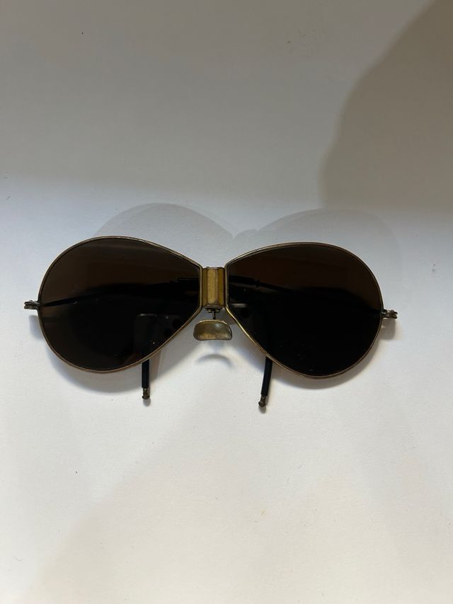 Gafas de sol antiguas plegables