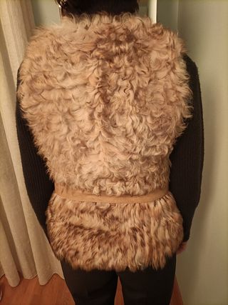 Chaleco de oveja "lamb shearling"