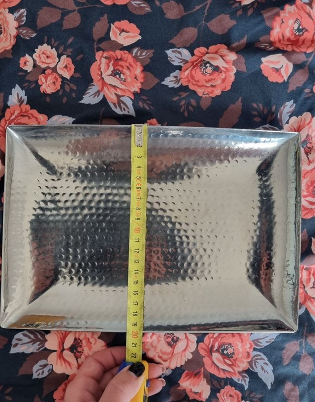 Bandeja de acero decorativa