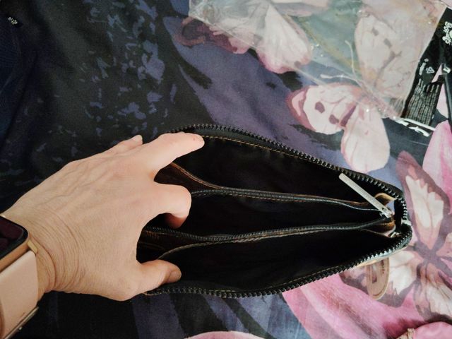 Estuches nuevos con etiqueta 🏷️