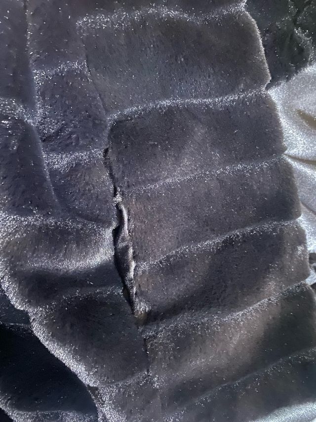 Abrigo corto negro , nuevo con capucha