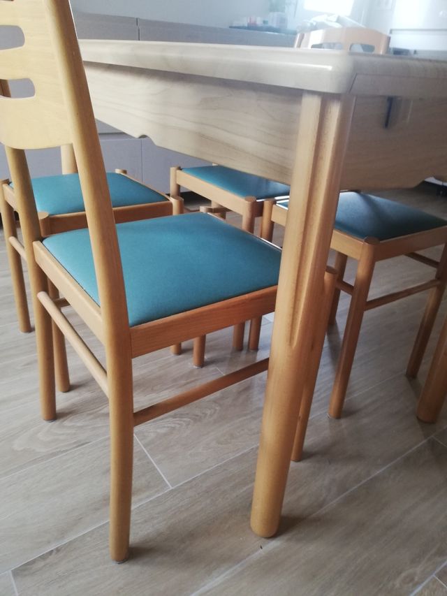 Mesa, sillas y Taburetes marca Cancio