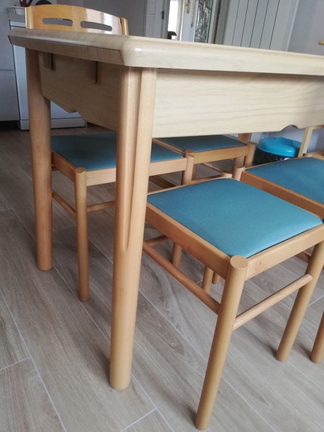 Mesa, sillas y Taburetes marca Cancio