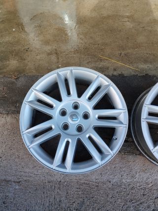 4 Llantas Renault  17" en perfecto estado
