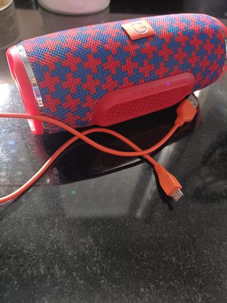 Altavoz portátil bluetooth 