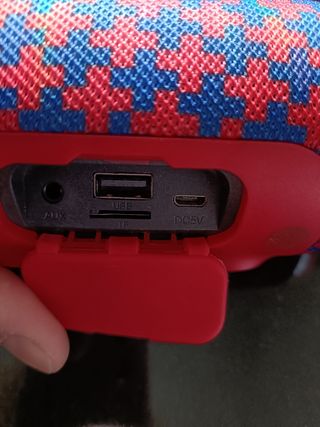 Altavoz portátil bluetooth 