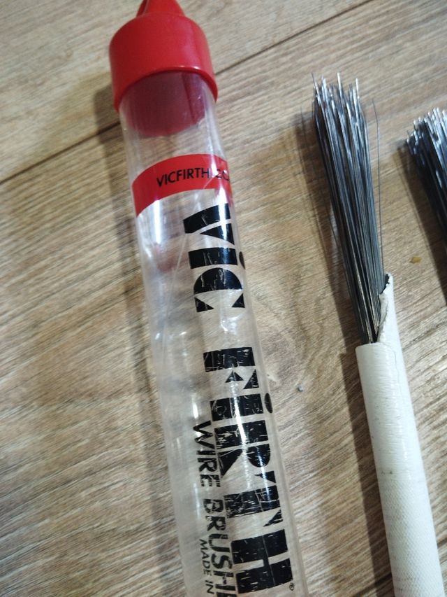 Baquetas vic first wire brushes