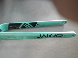 Horquilla megamo jakar