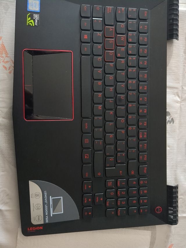 Carcasa y teclado