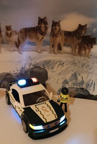 Guardia Civil de Tráfico con luces