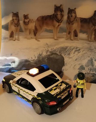 Guardia Civil de Tráfico con luces