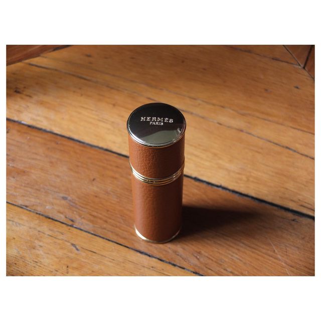 Perfumador de piel Hermès. Botella incluida