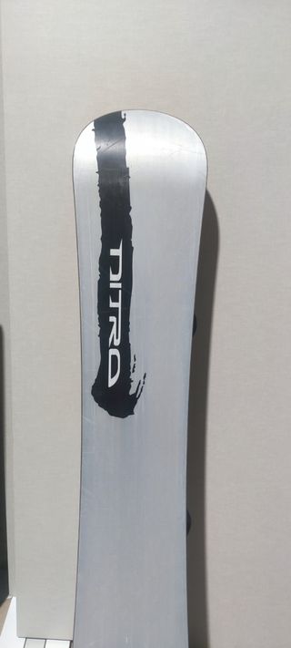 Tabla snowboard y botas Nitro y fijaciones  nitro