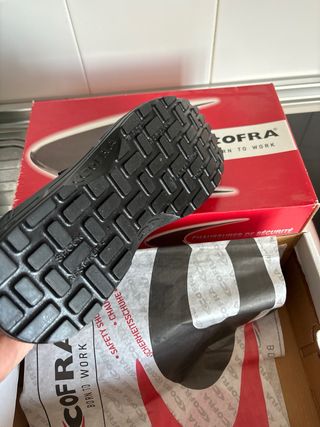 Zapatos de seguridad talla 40 SIN ESTRENAR
