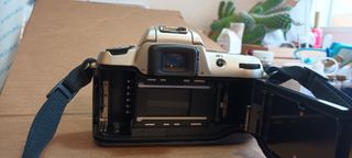 Cámara analógica Nikon F60 +nikkor 35-80