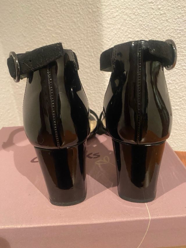 Sandalias charol y ante nuevísimas