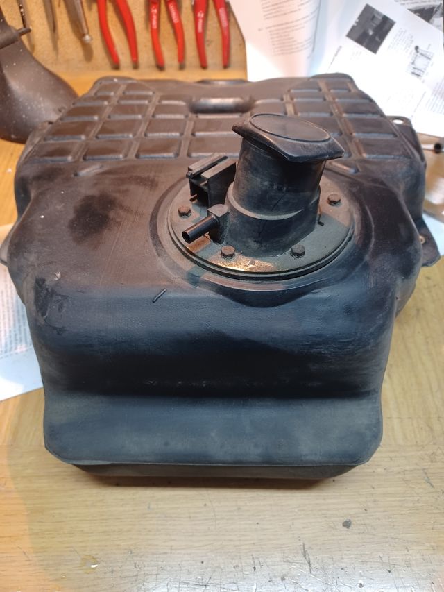 Serbatoio carburante Peugeot 125 sv