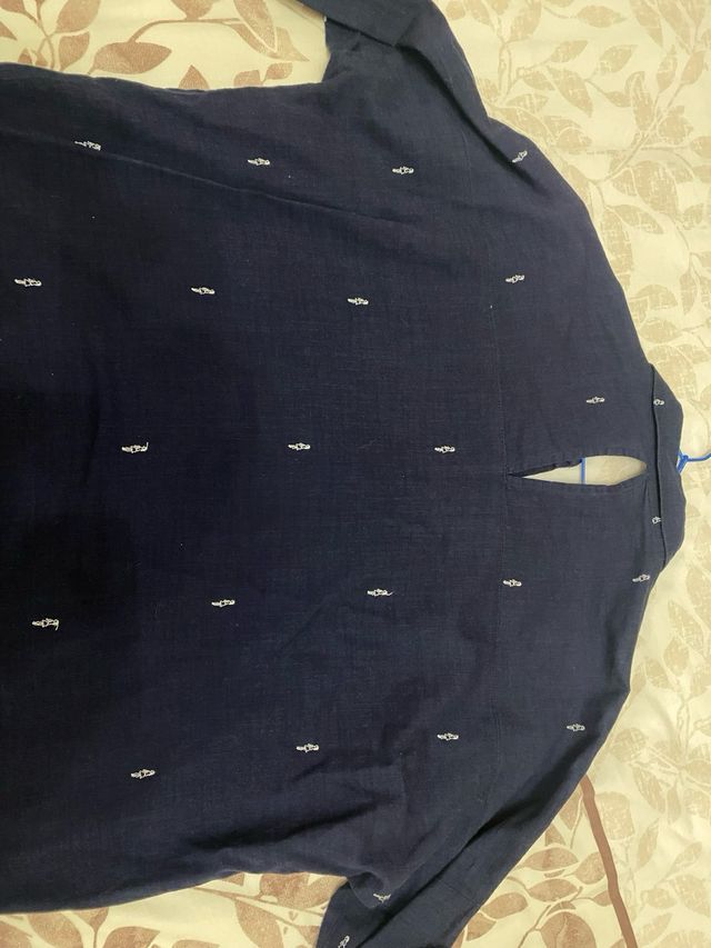 Camisa Zara en azul marino