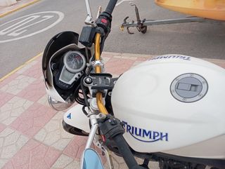 Triumph street triple 675