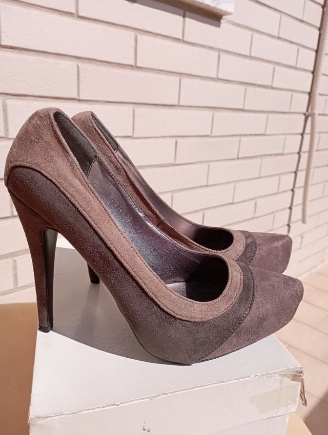 Décolleté scamosciate