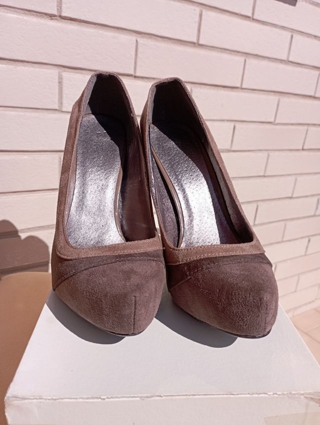 Décolleté scamosciate