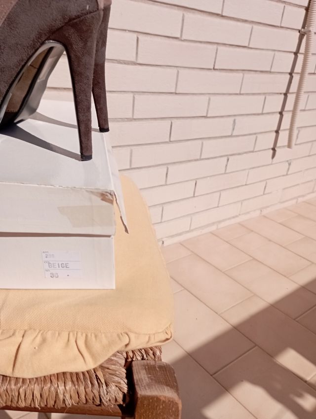 Décolleté scamosciate