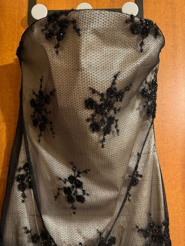 Tubino di pizzo nero e oro 