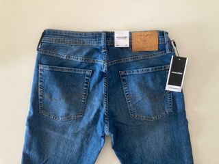 Jack & Jones. Pantalón vaquero azul. W33 L34