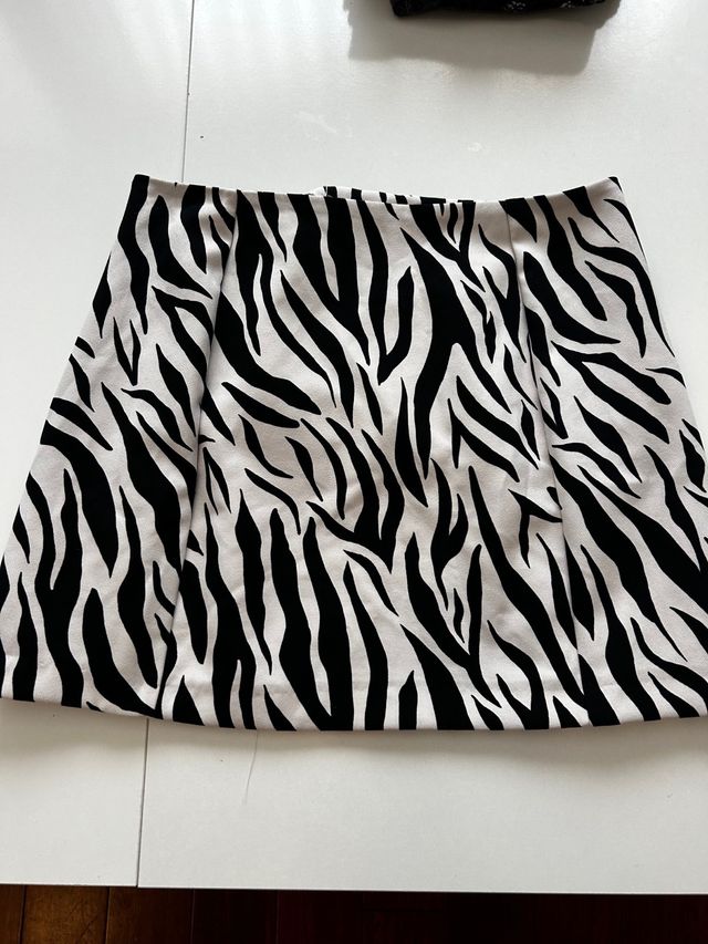 Minifalda cebra blanca y negra