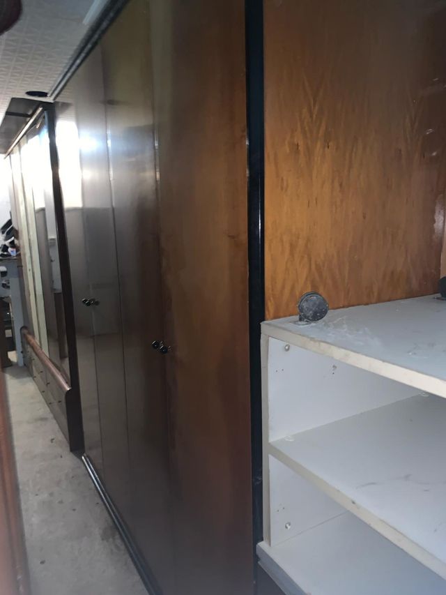 Armario ropa dormitorio madera