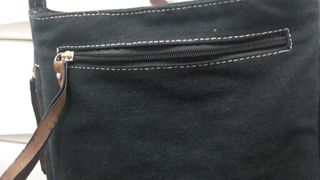 Bolso negro tela de hombro.Correa detallesmarron