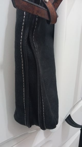 Bolso negro tela de hombro.Correa detallesmarron