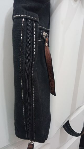 Bolso negro tela de hombro.Correa detallesmarron