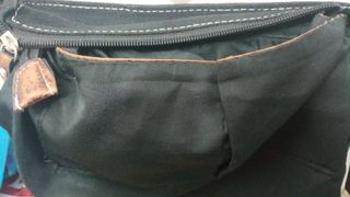 Bolso negro tela de hombro.Correa detallesmarron