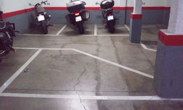 Plaza de Garaje Moto por dias en Retiro/AVE