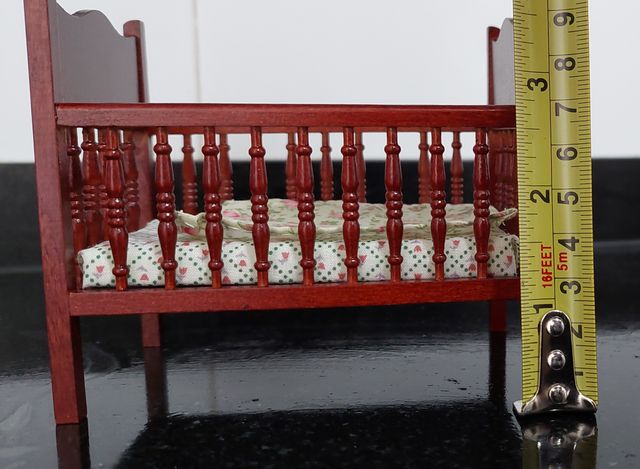 CUNA BEBE PARA CASA DE MUÑECAS