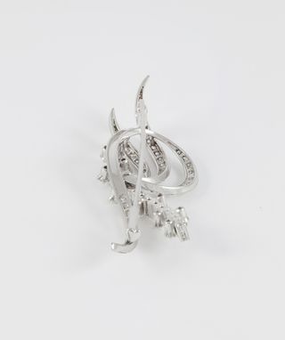 Broche en oro blanco 18k con brillantes 1.58 ct