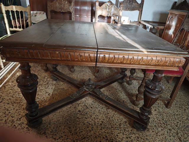 mesa más vieja que la tana de madera y 6 sillas an