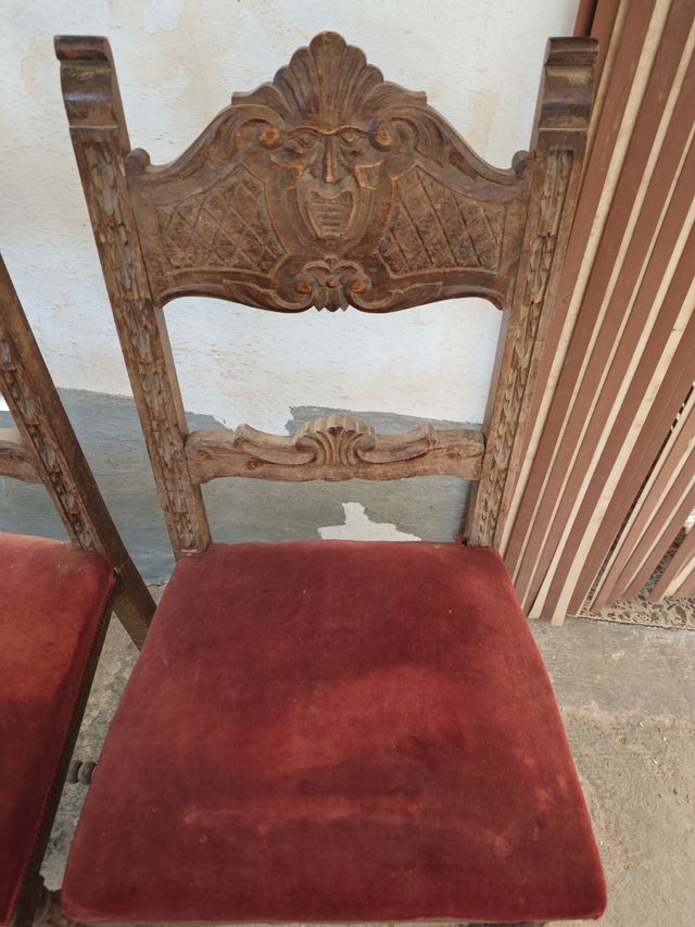 mesa más vieja que la tana de madera y 6 sillas an