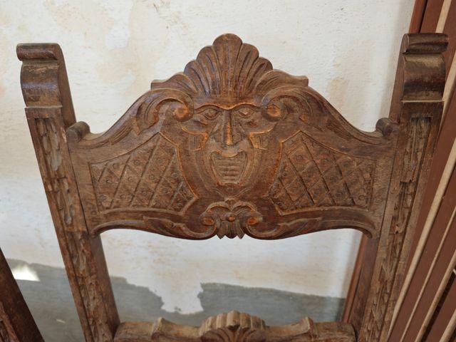 mesa más vieja que la tana de madera y 6 sillas an