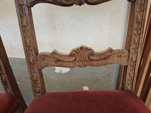 mesa más vieja que la tana de madera y 6 sillas an