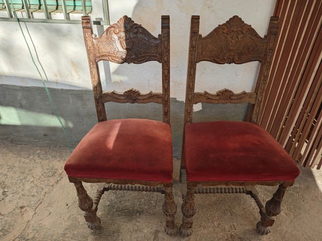 mesa más vieja que la tana de madera y 6 sillas an