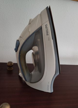Plancha de ropa a vapor Phillips